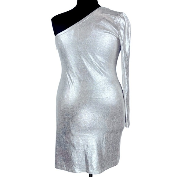 FASHION NOVA DIAMOND SKY METALLIC SILVER ONE SHOULDER HOLIDAY MINI DRESS - Picture 3 of 12